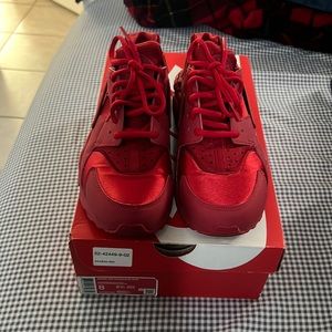 Wmns air huarache run! Only use a couple of times.